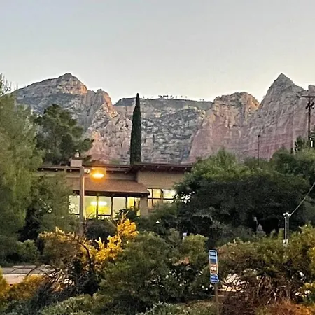 Spacious Home-Walk To Uptown-Views-Hottub-Gameroom